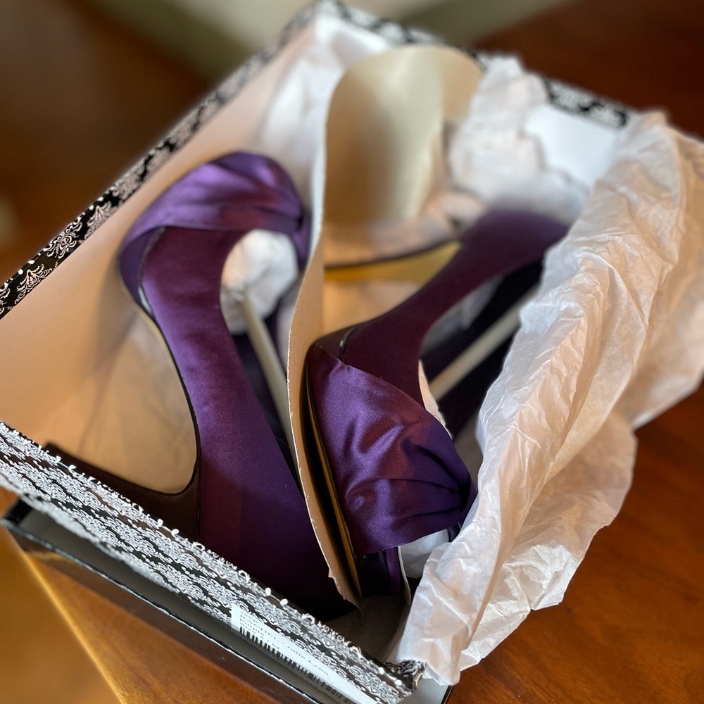 RSVP Rachel - Julie Lynn Purple Stiletto Heels with Peep-Toe Design size 5M NEW - Picture 6 of 8
